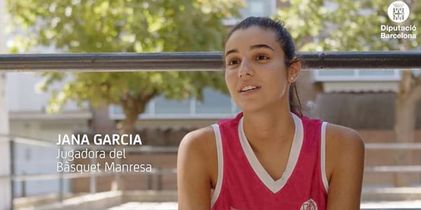 Jana Garcia, jugadora del Bàsquet Manresa, ha participat a la campanya. Foto: Diputació de Barcelona