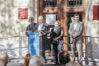 Miquel Soler, director de l’Escola de Teixits, en un moment del parlament