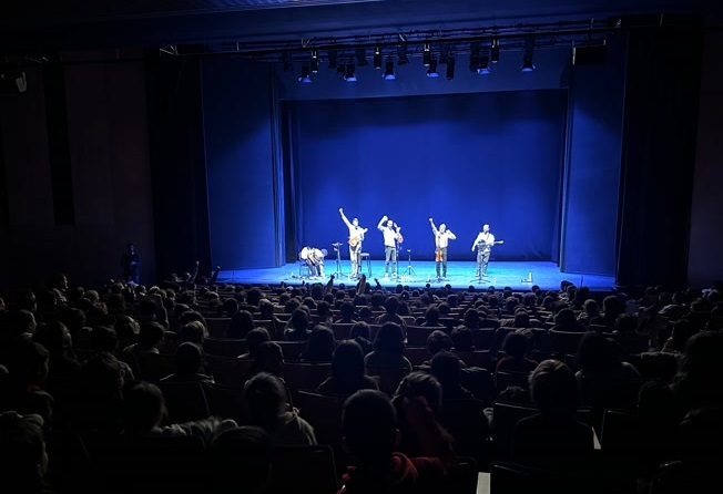 Actuació al Teatre Monumental de Mataró