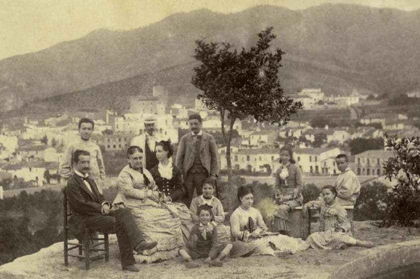 Retrat familiar l'estiu de 1880 a Vilassar de Dalt