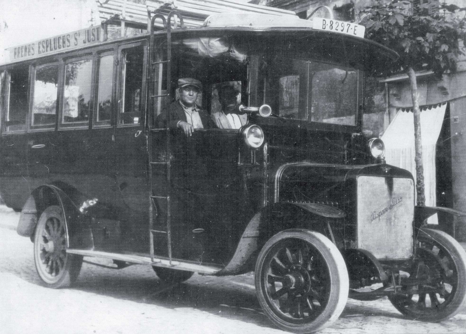 Autobús de La Santjustenca. 1921-1927. Arxiu Municipal d’Esplugues