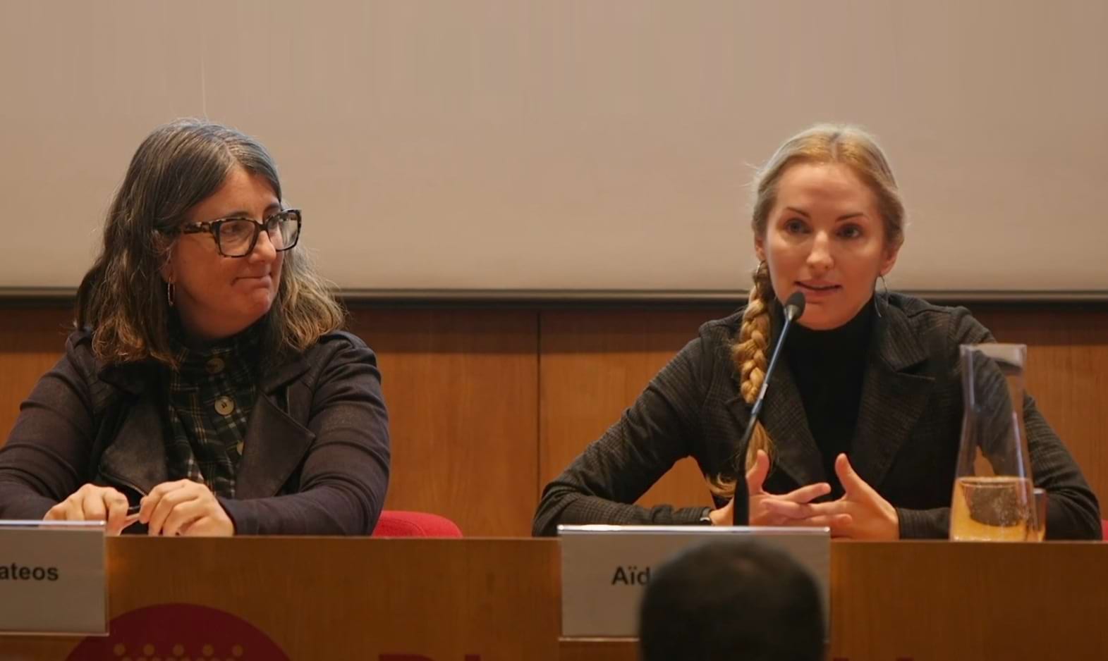 Mònica Mateos i Aïda Llauradò a la presentació