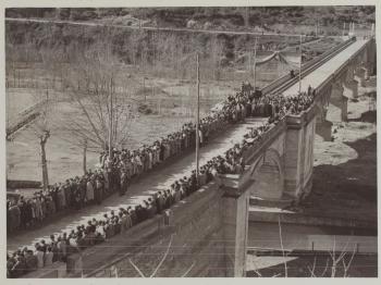 Inauguració del pont dels Anglesos a Borgonyà, 1955. Autor desconegut. Arxiu Municipal de Sant Vicenç de Torelló.