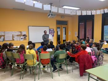 Visita a l'escola per explicar l'Arxiu Municipal, 2019, Vallbona d'Anoia