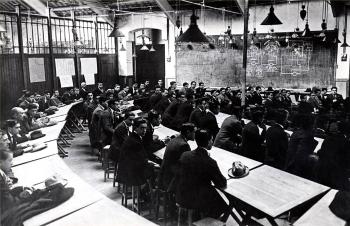 Aula de l l’Escola del Treball al 1929. AGDB. Fons: Diputació de Barcelona. Autoria: Alejandro Antonietti. Aula de l’Escola del Treball, 1929