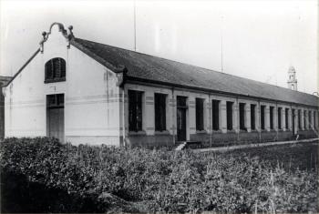 Vista parcial de l’antiga fàbrica Floris i Busquets, c.1940. Autoria desconeguda. Fons: Diputació de Barcelona. (CAT AGDB R.2680)